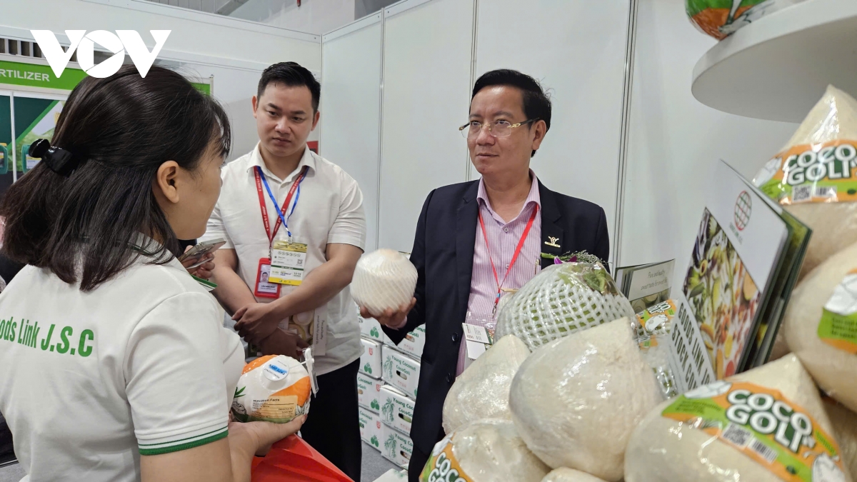 doanh nghiep bat tay co cau lai san pham, linh hoat trong kinh doanh de vuot kho hinh anh 1
