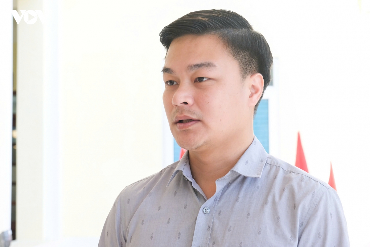 nang nong dinh diem, nguoi dan o phuc hoa, bac ninh tat bat thu hoach vai chin som hinh anh 11