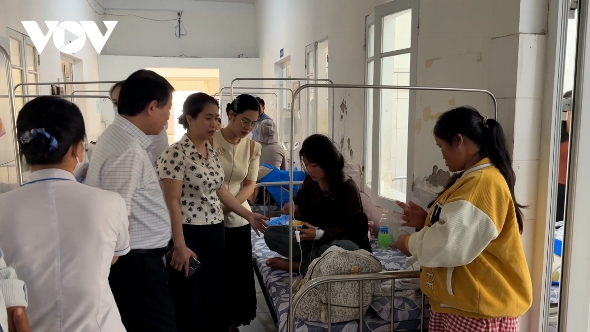 xet nghiem mau thuc pham, lam ro nguyen nhan vu ngo doc tai tinh quang tri hinh anh 2