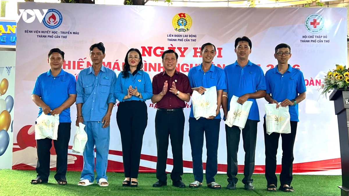 hon 500 doan vien, nguoi lao dong can tho hien mau vi cong dong hinh anh 3