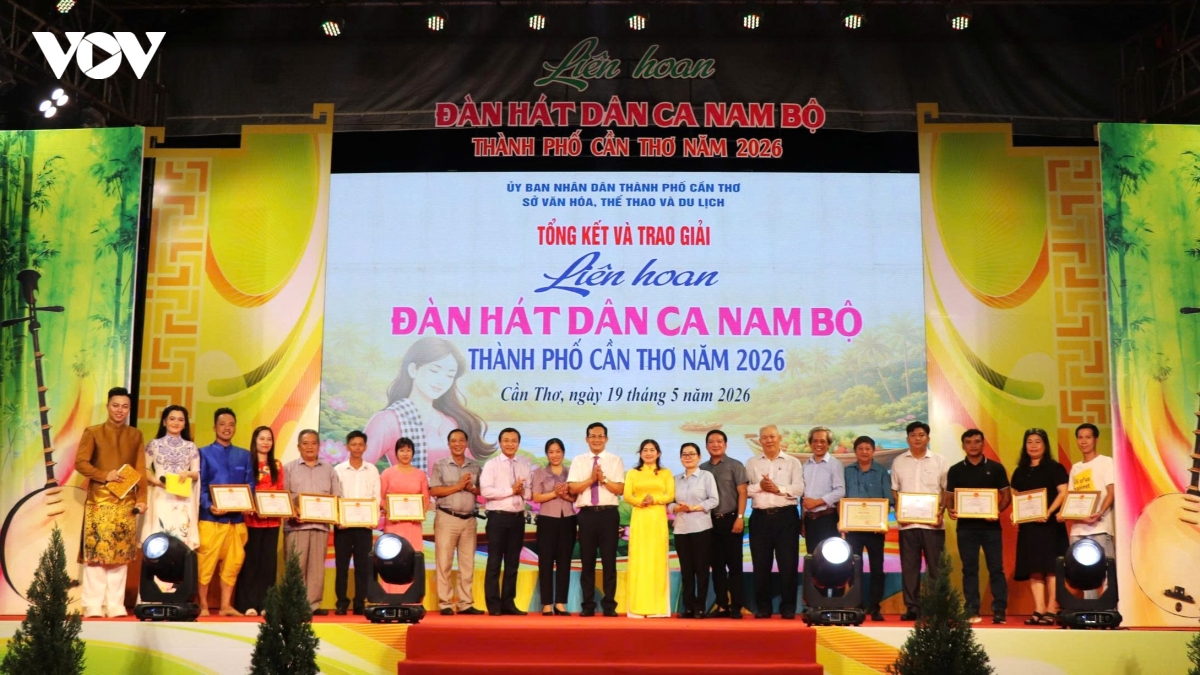 lien hoan dan ca nam bo o can tho thu hut dong dao khan gia hinh anh 3