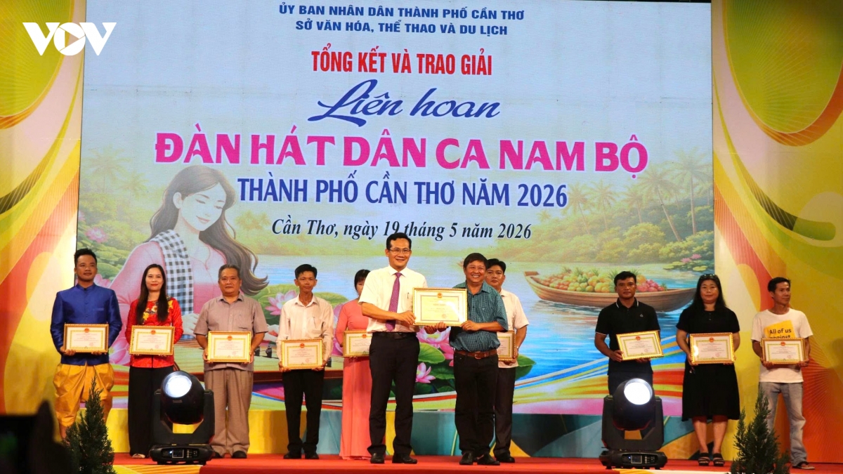 lien hoan dan ca nam bo o can tho thu hut dong dao khan gia hinh anh 2