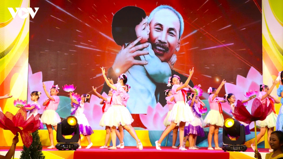 lien hoan dan ca nam bo o can tho thu hut dong dao khan gia hinh anh 1