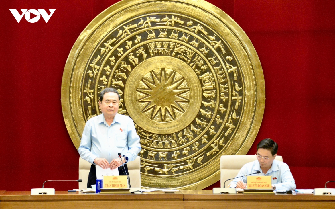 chu tich quoc hoi lam viec voi Uy ban quoc phong, an ninh va Doi ngoai hinh anh 3