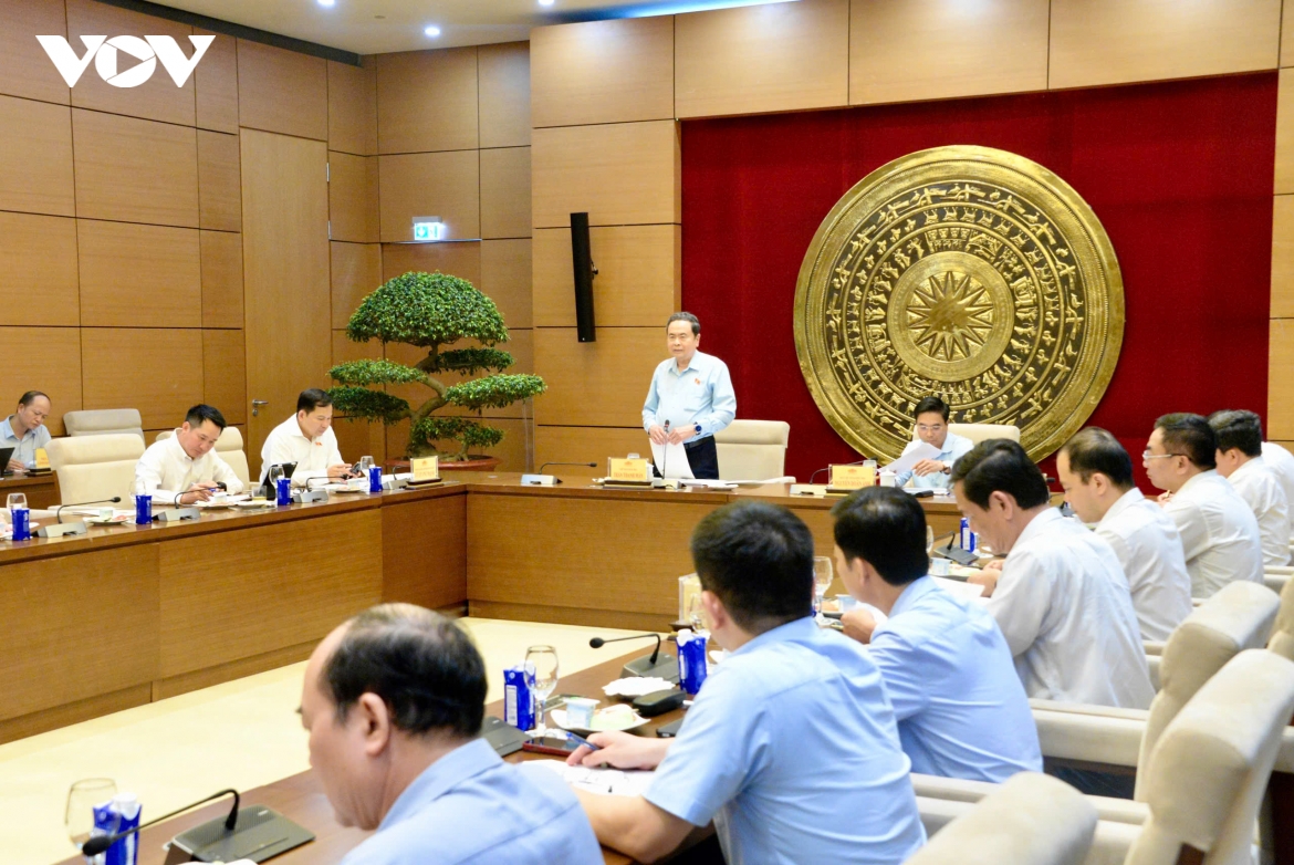 chu tich quoc hoi lam viec voi Uy ban quoc phong, an ninh va Doi ngoai hinh anh 2