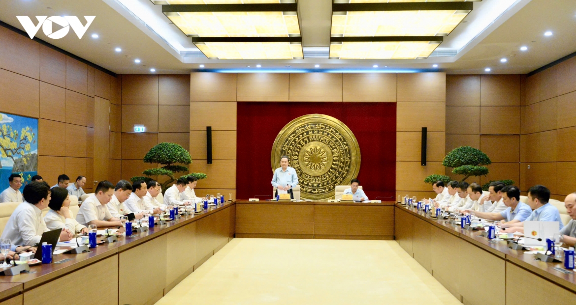 chu tich quoc hoi lam viec voi Uy ban quoc phong, an ninh va Doi ngoai hinh anh 1