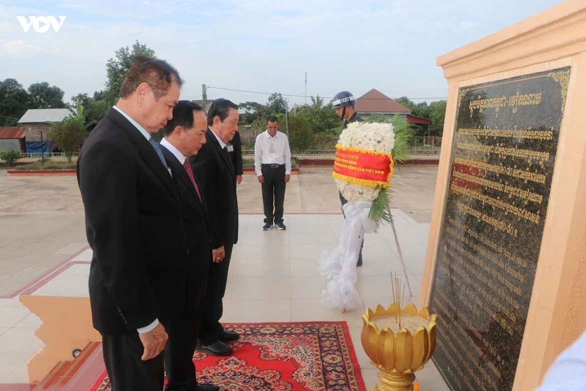 truong ban tuyen giao va dan van trung uong lam viec tai tinh siem reap, campuchia hinh anh 4
