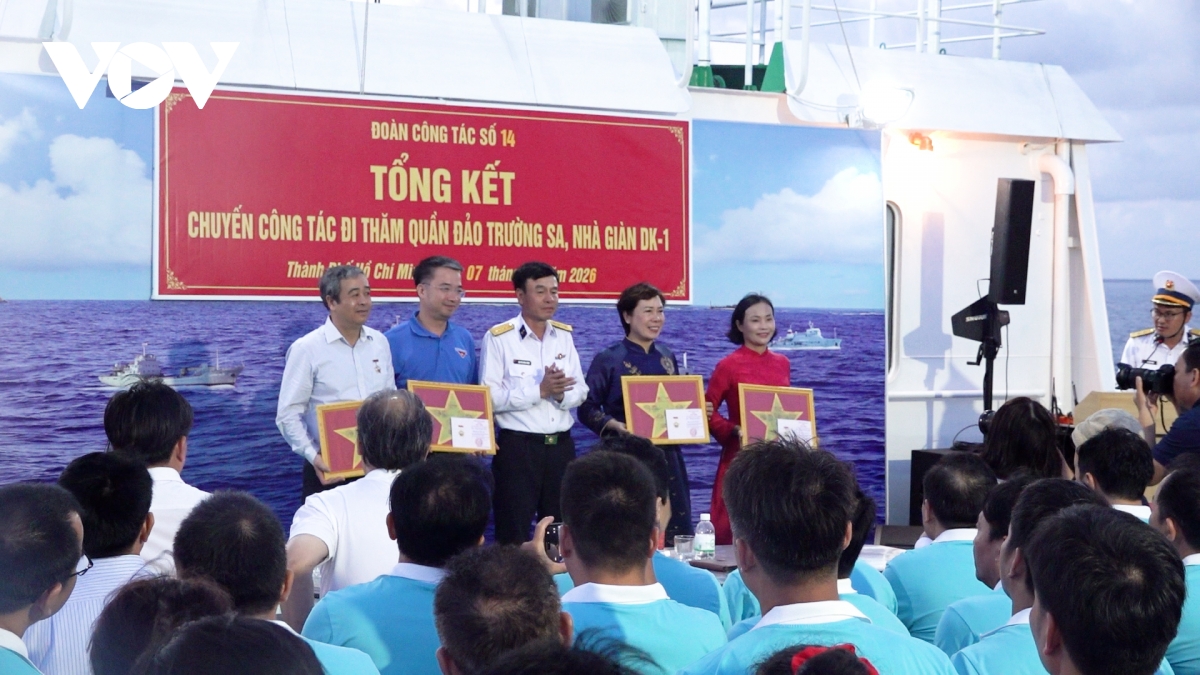 hai trinh truong sa cua Doan cong tac so 14 ket noi tinh yeu bien dao hinh anh 16