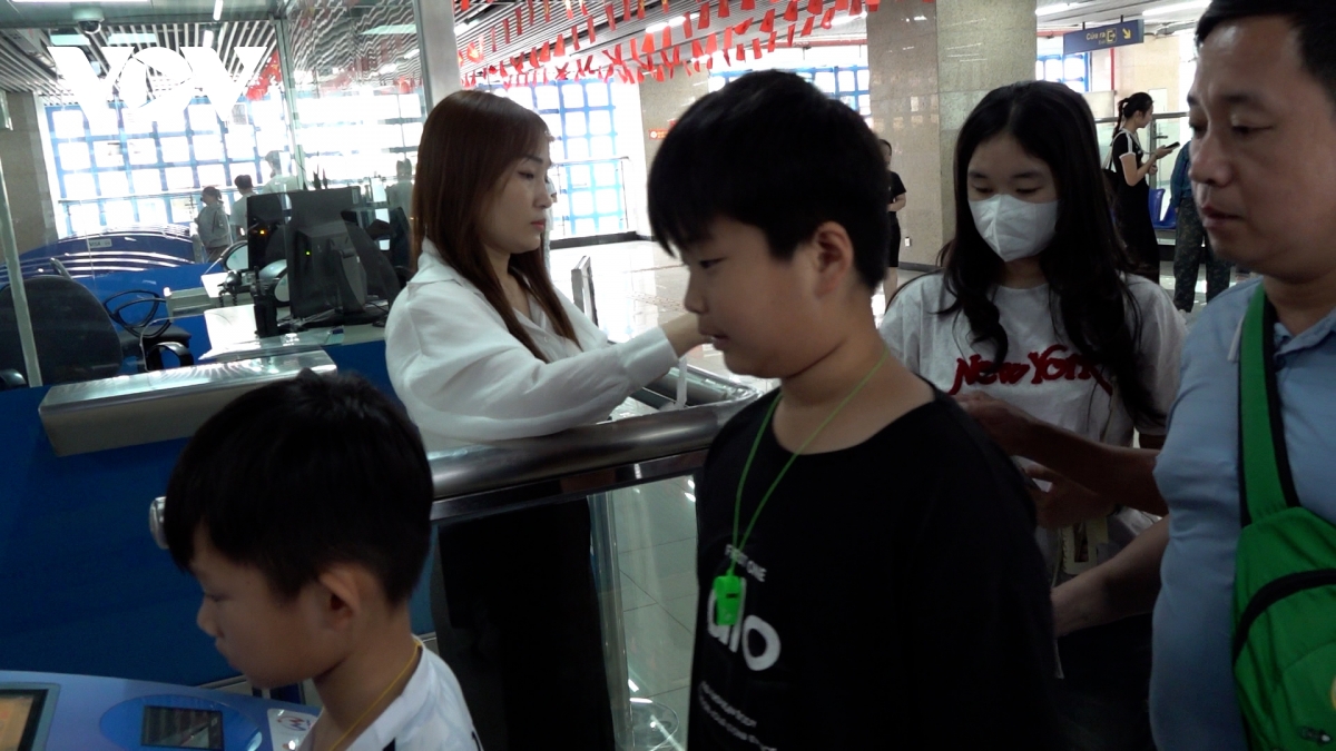 ha noi nghi le y nghia voi trai nghiem giao thong cong cong mien phi hinh anh 4