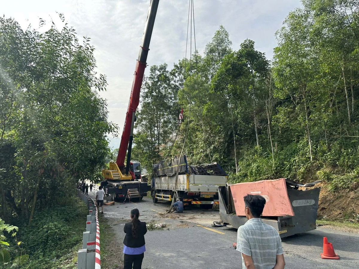 canh bao mat an toan giao thong tren deo vi O lac sau nhieu vu tai nan hinh anh 2