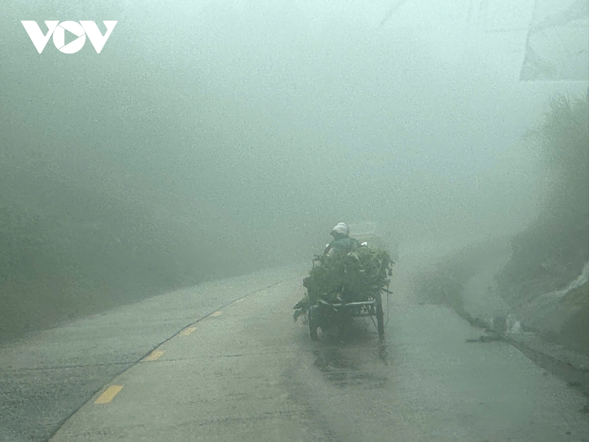 canh bao mat an toan giao thong tren deo vi O lac sau nhieu vu tai nan hinh anh 8