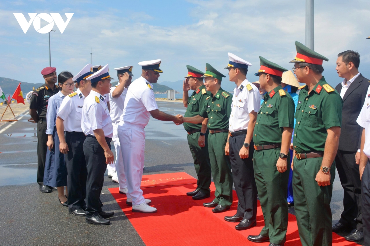 tau hai quan An Do cap cang cam ranh, tham tinh khanh hoa hinh anh 2