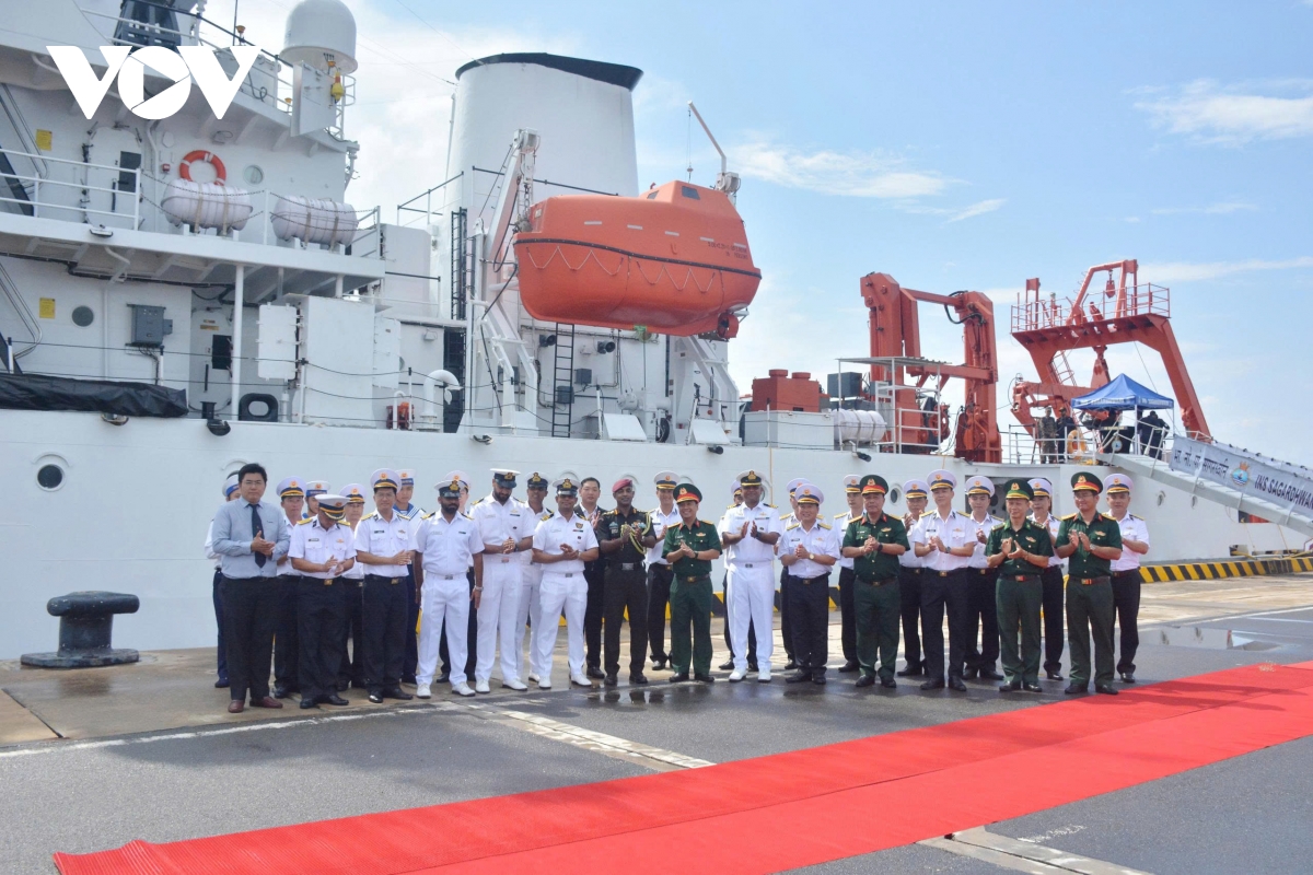 tau hai quan An Do cap cang cam ranh, tham tinh khanh hoa hinh anh 3