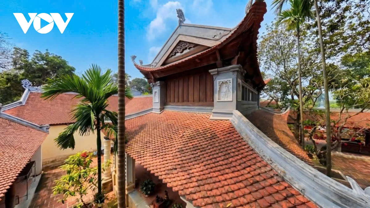 chua to phuc nghiem, mach ngam linh thieng ben dong song Duong hinh anh 3