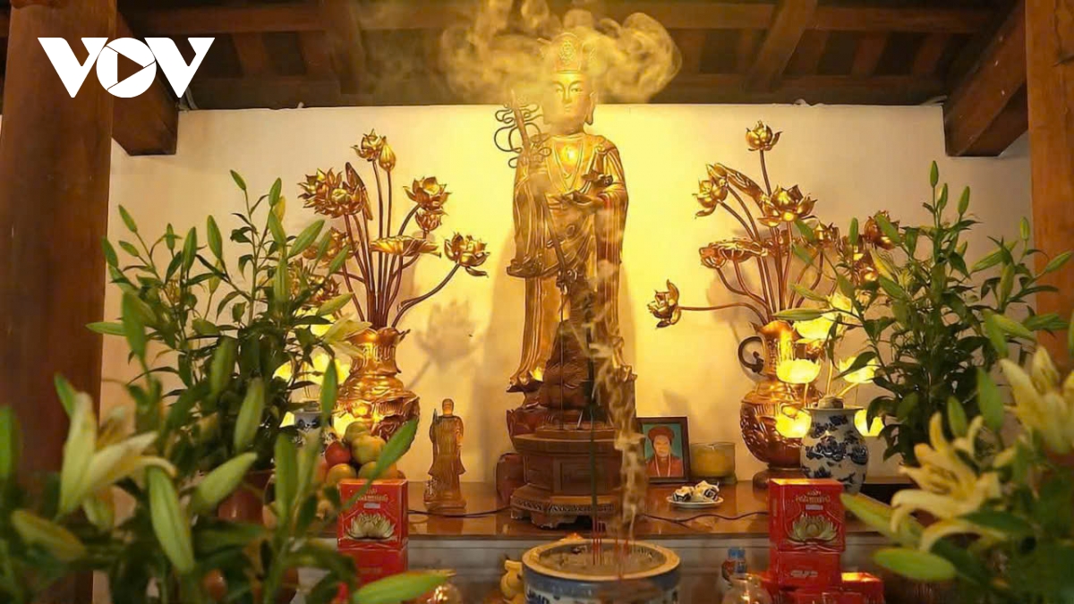 chua to phuc nghiem, mach ngam linh thieng ben dong song Duong hinh anh 7