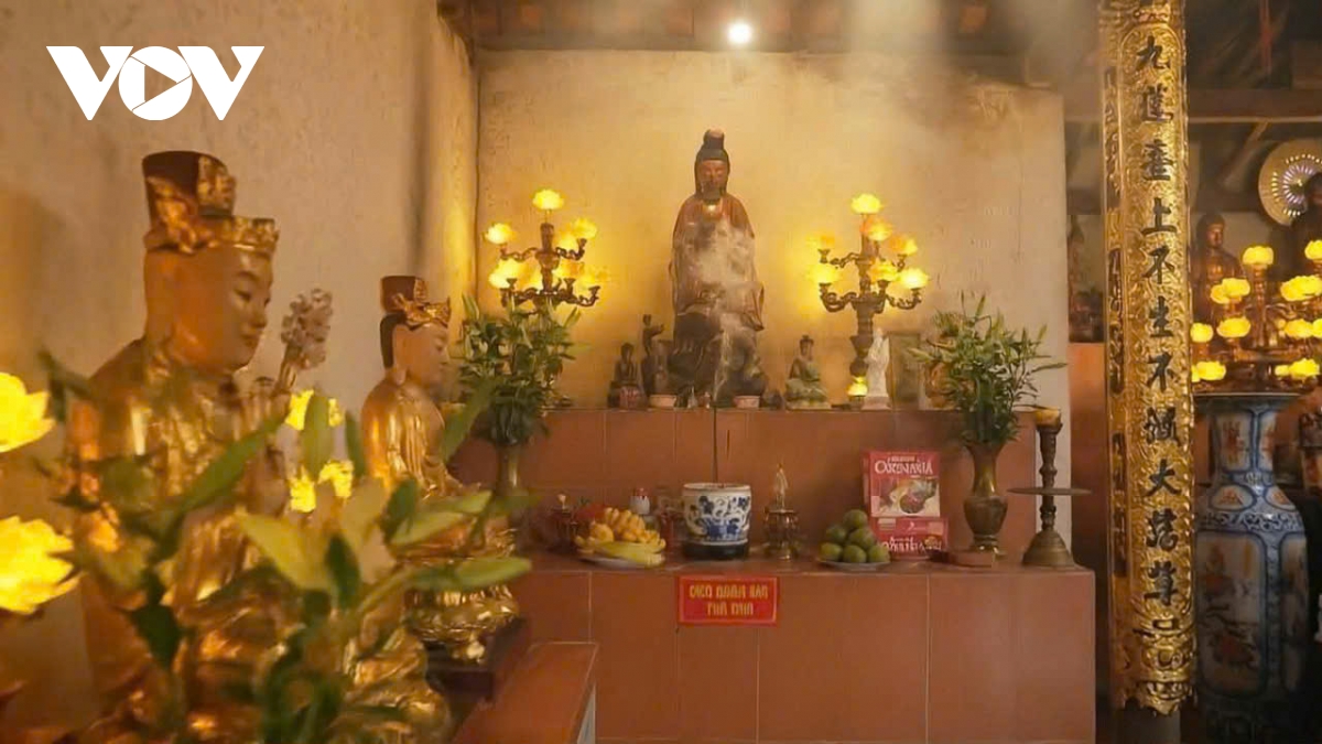 chua to phuc nghiem, mach ngam linh thieng ben dong song Duong hinh anh 6