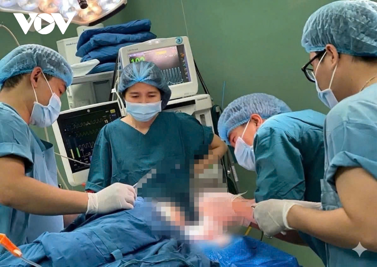 be trai 5 tuoi bi cho can rach sau vung dau o quang ngai hinh anh 1