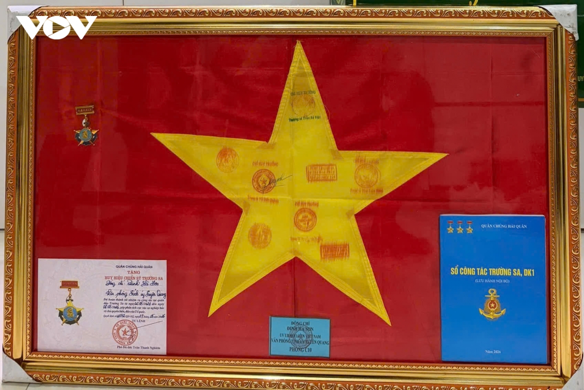 hanh trinh lan toa tinh yeu bien dao tu nhung la co to quoc mang dau truong sa hinh anh 3