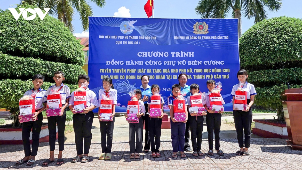 bo doi bien phong can tho dong hanh cung phu nu bien cuong hinh anh 4
