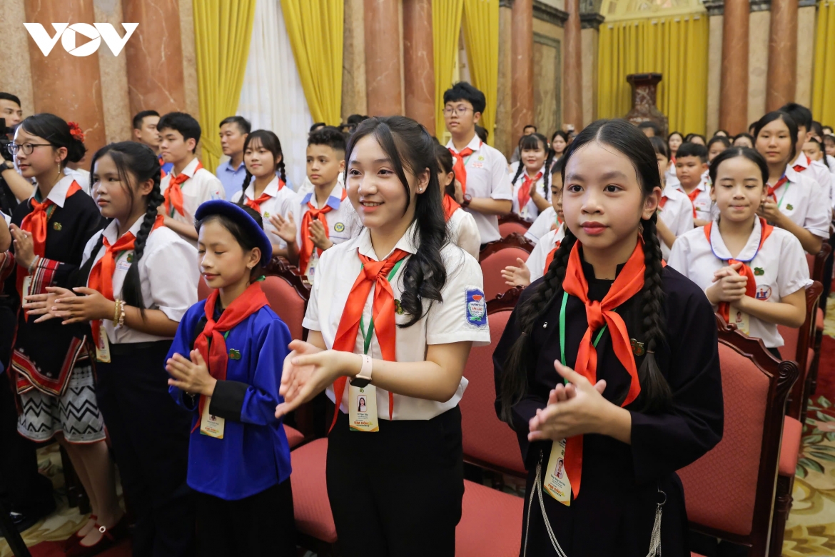 tong bi thu, chu tich nuoc gap mat doi vien Doi thieu nien tien phong tieu bieu hinh anh 4