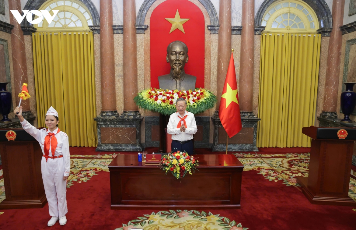 tong bi thu, chu tich nuoc gap mat doi vien Doi thieu nien tien phong tieu bieu hinh anh 3