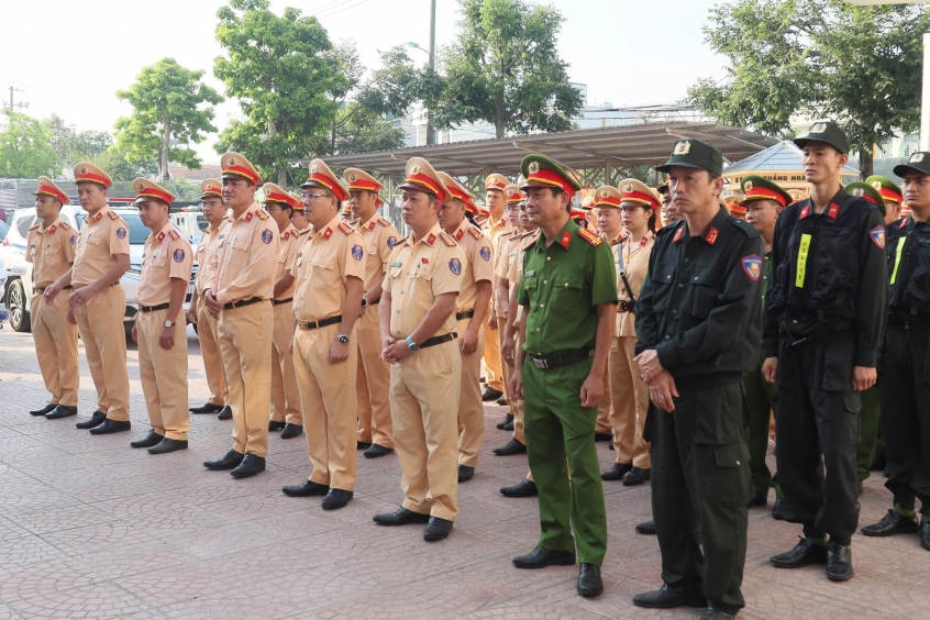 quang ngai ra quan bao dam an toan giao thong dip he hinh anh 4