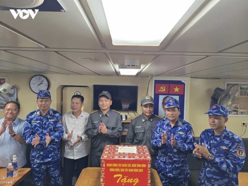 canh sat bien tham, dong vien luc luong tren vung bien tay nam hinh anh 2