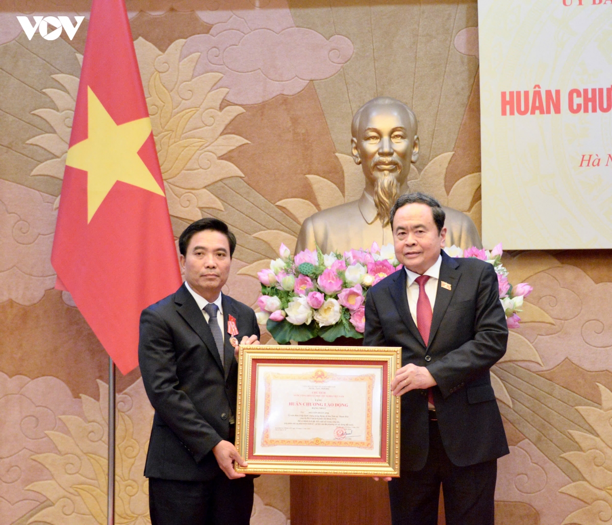 pho chu tich quoc hoi nguyen doan anh nhan huan chuong lao dong hang nhat hinh anh 1