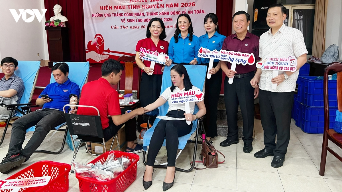 hon 500 doan vien, nguoi lao dong can tho hien mau vi cong dong hinh anh 4