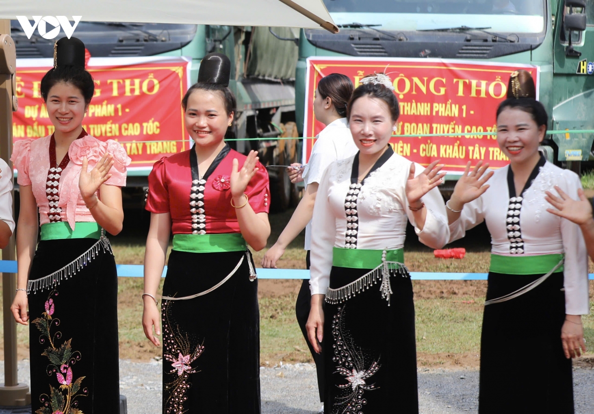 Dong tho du an thanh phan 1 cao toc son la - Dien bien - cua khau tay trang hinh anh 7