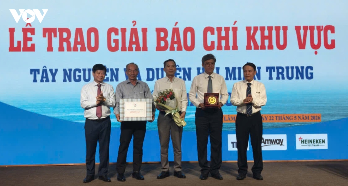trao giai tac pham bao chi xuat sac khu vuc tay nguyen va duyen hai mien trung hinh anh 3