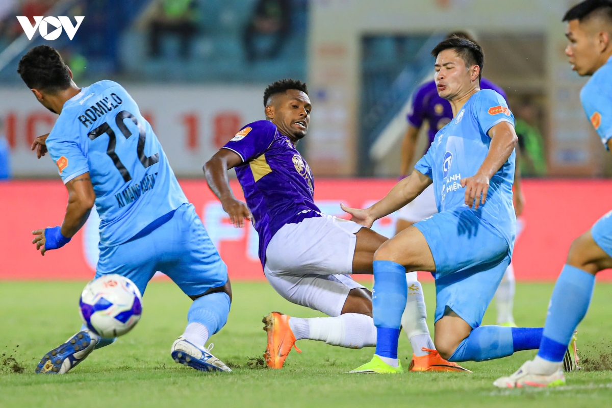 hoang hen toa sang, ha noi fc gieo sau cho nam Dinh hinh anh 3