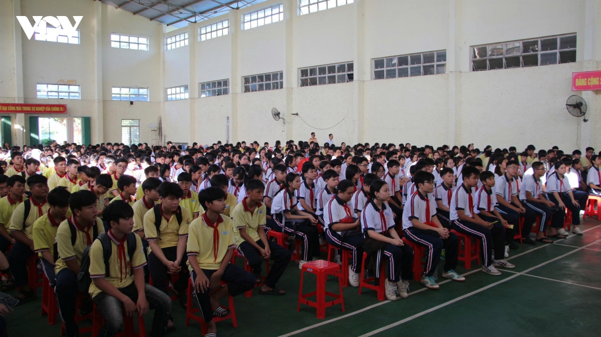 can tho phong, chong duoi nuoc tre em tu phong trao hoc boi cong dong hinh anh 3