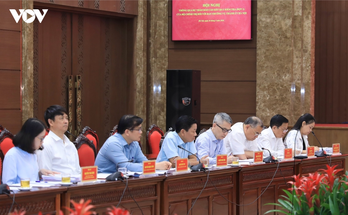 Doan kiem tra cua bo chinh tri lam viec voi ban thuong vu thanh uy ha noi hinh anh 3