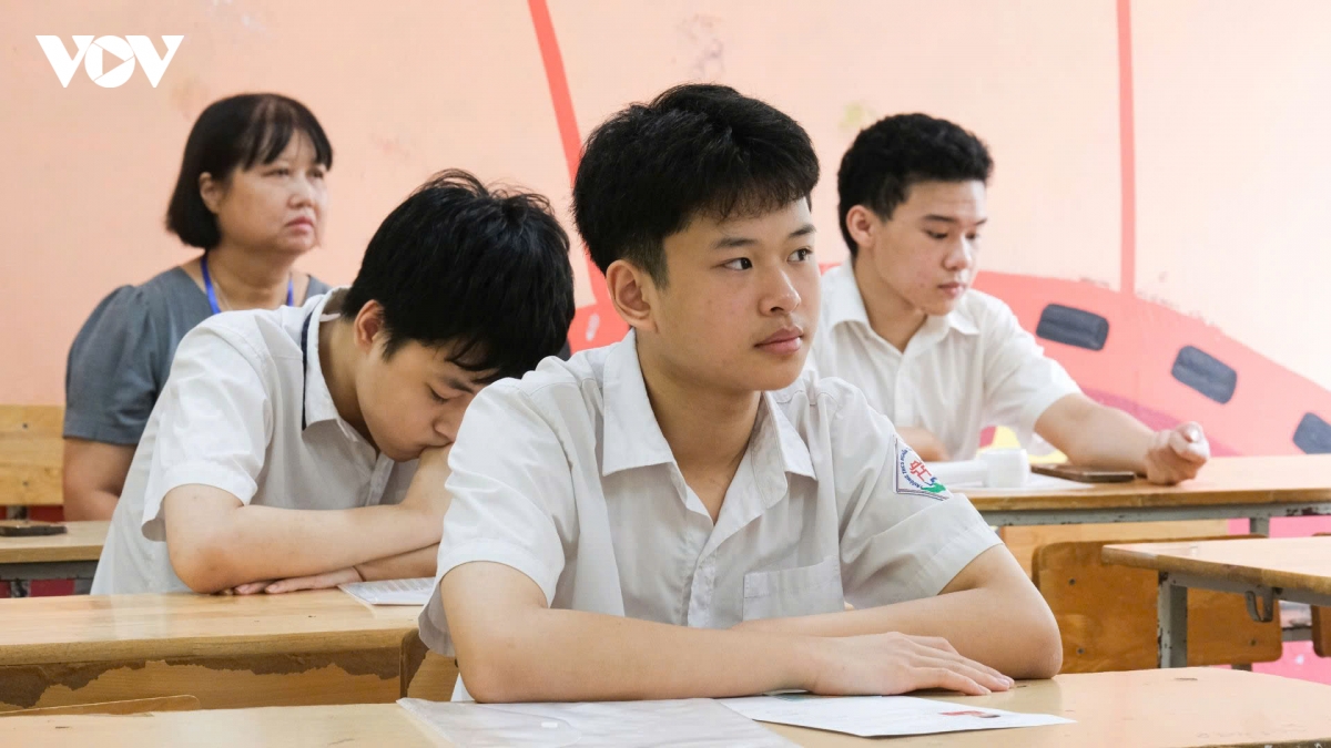 gan 125.000 hoc sinh ha noi lam thu tuc du thi vao lop 10 hinh anh 16