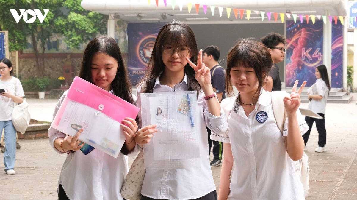 gan 125.000 hoc sinh ha noi lam thu tuc du thi vao lop 10 hinh anh 18