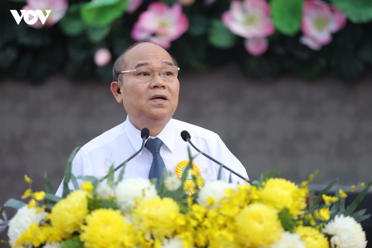 Dong dao tang ni, phat tu tp.hcm du Dai le phat dan tai viet nam quoc tu hinh anh 3
