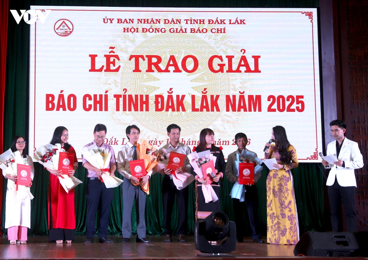 vov tay nguyen dat 6 giai bao chi xuat sac tinh Dak lak nam 2025 hinh anh 2