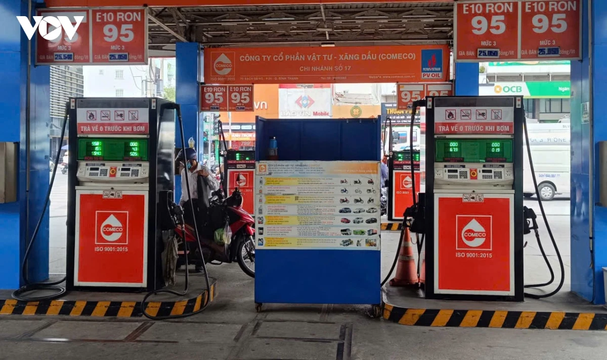 xang e10 ban dai tra, nguoi dan tp.hcm thich nghi ra sao hinh anh 1