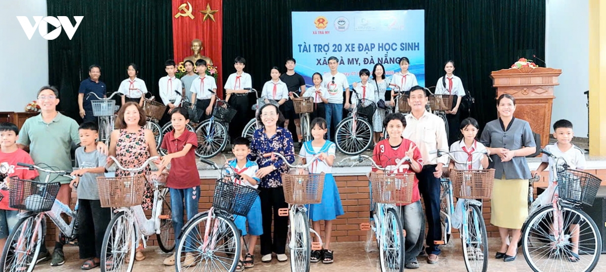 nhieu hoat dong cham lo tre em hoan canh kho khan o vung nui Da nang hinh anh 1