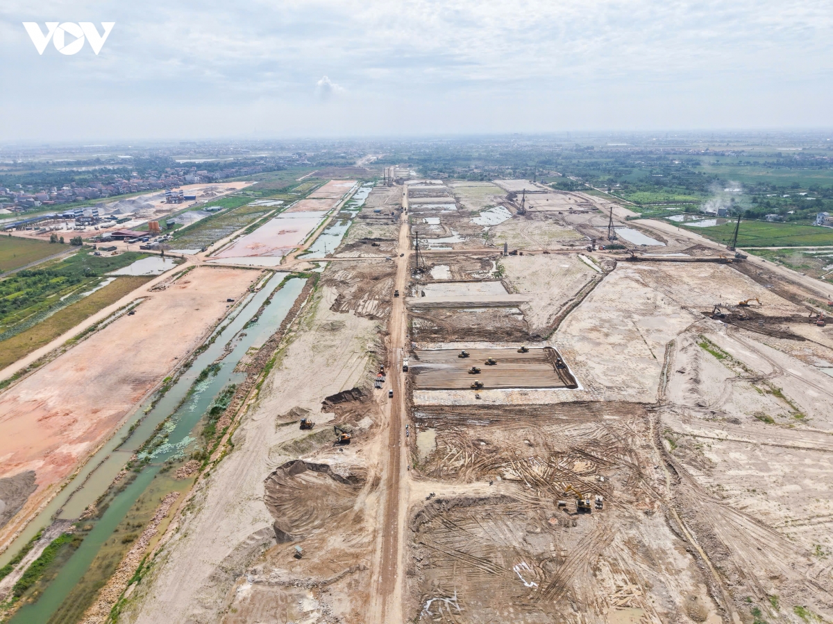 toan canh dai cong truong san bay gia binh o bac ninh sau hon 9 thang khoi cong hinh anh 17