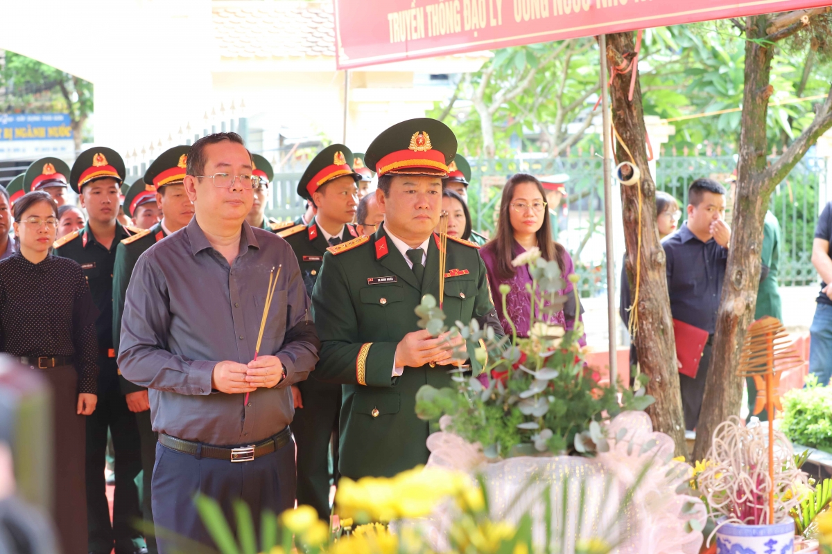 truy dieu va an tang cac anh hung liet si tai son la hinh anh 2