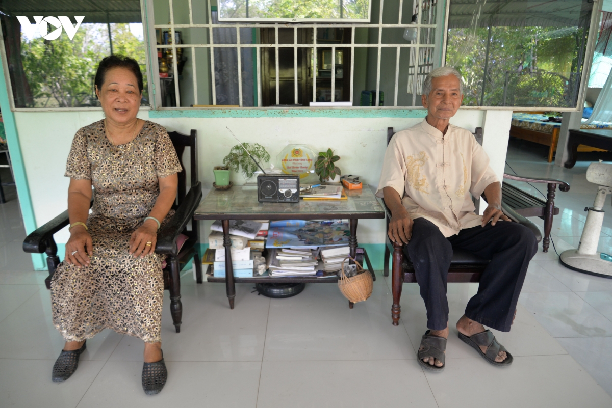 vinh long ho tro bhyt cho nguoi uy tin trong dong bao dan toc hinh anh 2