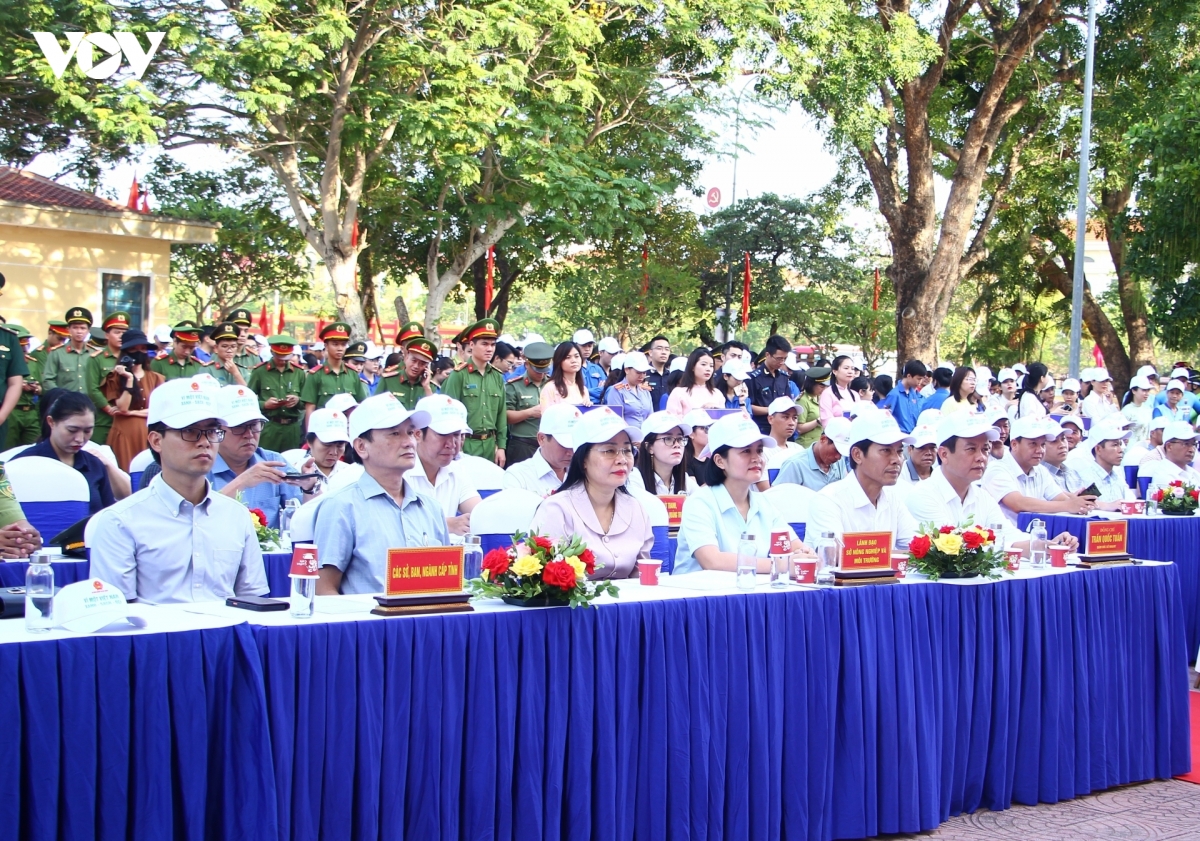quang tri lan toa thong diep song xanh, bao ve moi truong hinh anh 4