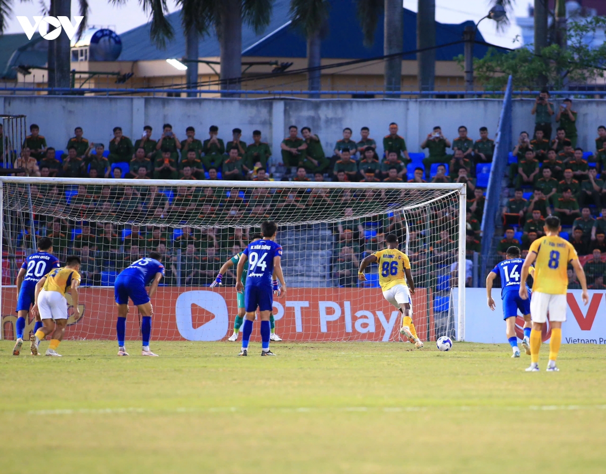 thang pvf-cand sau loat sut luan luu, bac ninh gianh ve du v-league 2026 2027 hinh anh 21