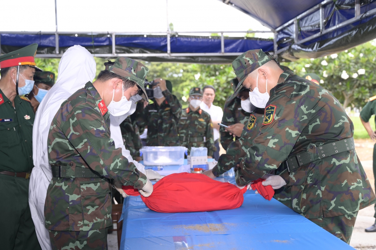 an giang trien khai lay mau adn doi voi 37 phan mo liet si hinh anh 3