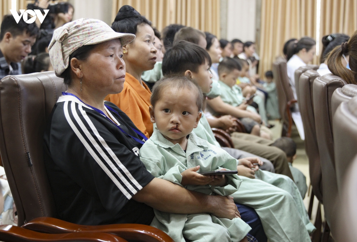 gan 400 tre khuyet tat o Dien bien duoc kham, phau thuat mien phi hinh anh 2