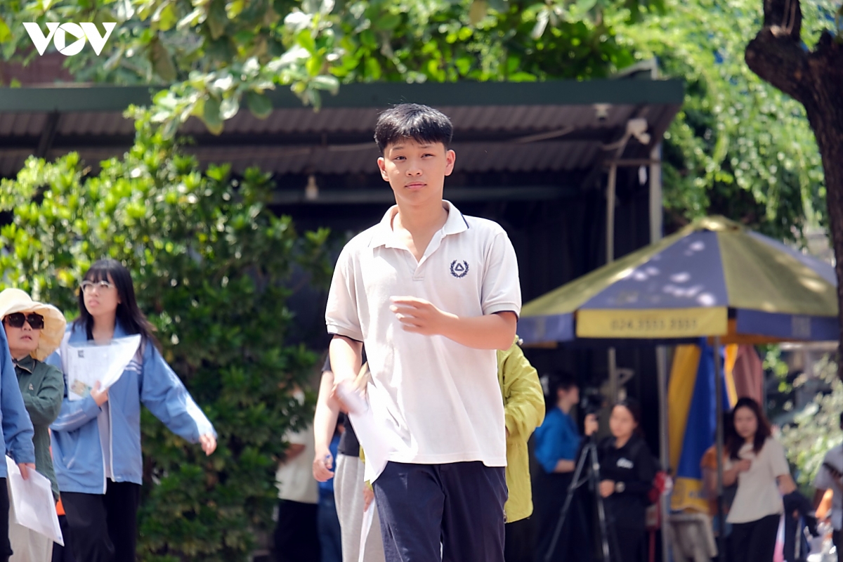 hon 1,2 trieu thi sinh lam thu tuc du thi tot nghiep thpt 2026 hinh anh 1