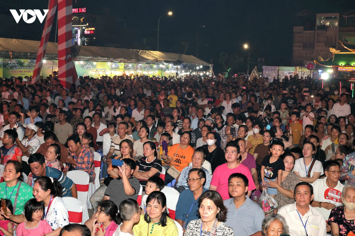 khai hoi via ba chua xu nui sam nam 2026 hinh anh 2