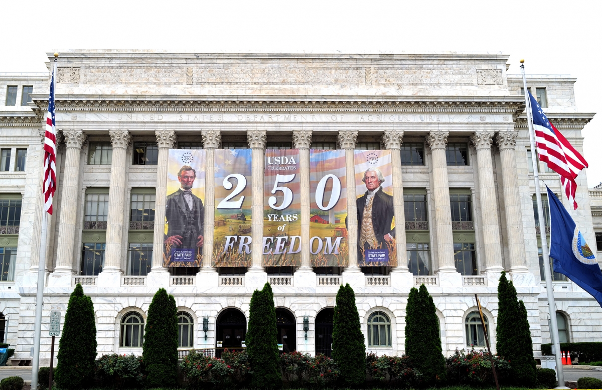 nuoc my buoc vao tuan le ky niem 250 nam quoc khanh hinh anh 1